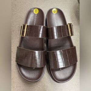 DIVA Lounge Brown Sandals with Gold Accent